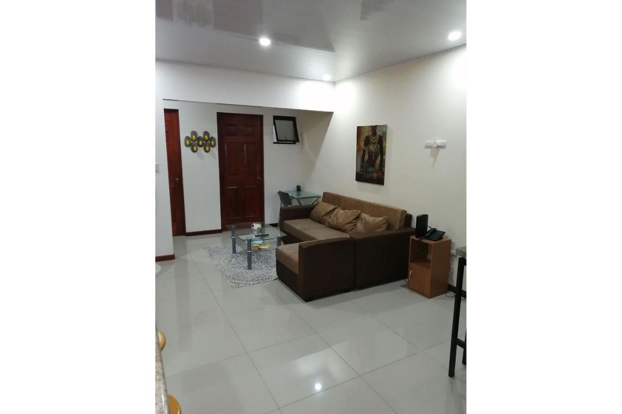 Aptos Casa Caribe, Habitaciones Privadas En Aptos Compartidos & Aptos Completos Con Auto Entrada ปูแอร์โตลีมอน ภายนอก รูปภาพ