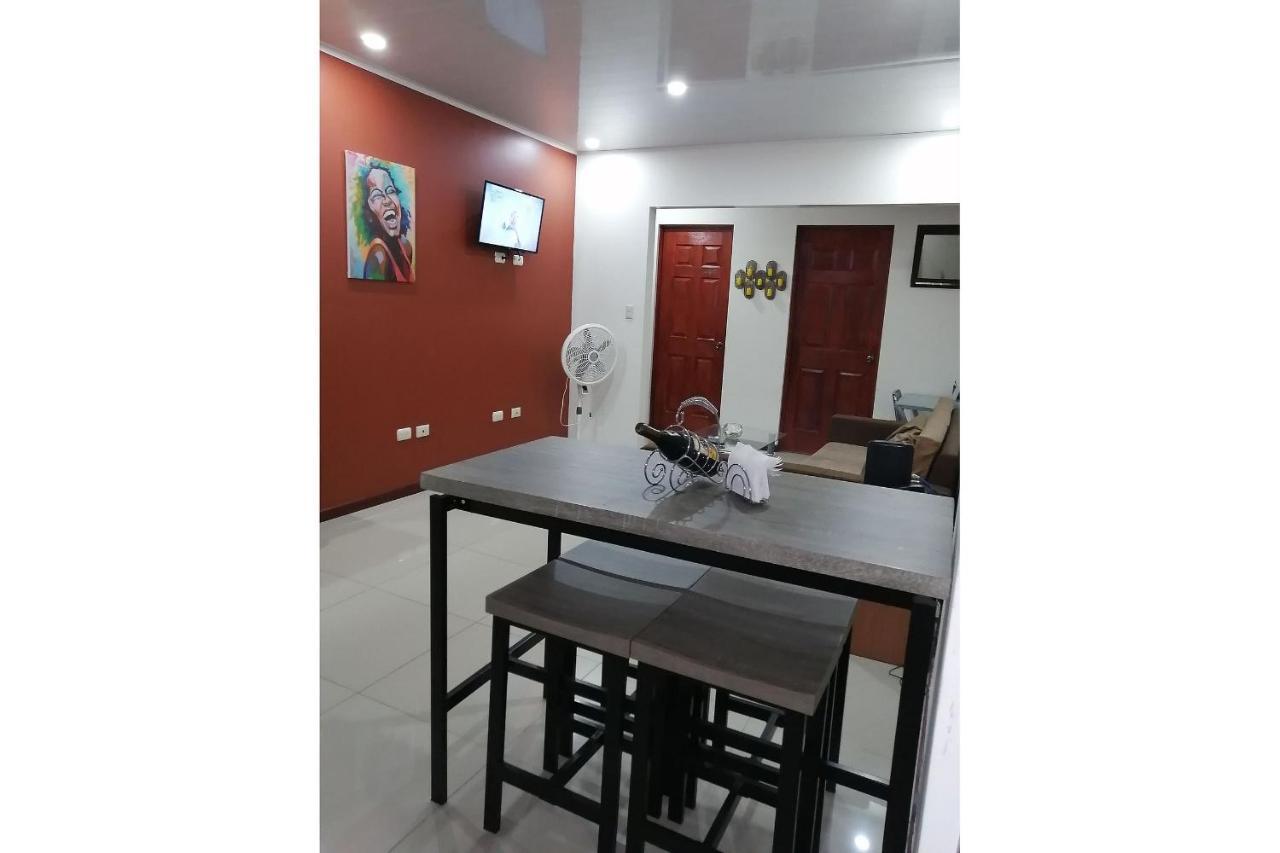 Aptos Casa Caribe, Habitaciones Privadas En Aptos Compartidos & Aptos Completos Con Auto Entrada ปูแอร์โตลีมอน ภายนอก รูปภาพ