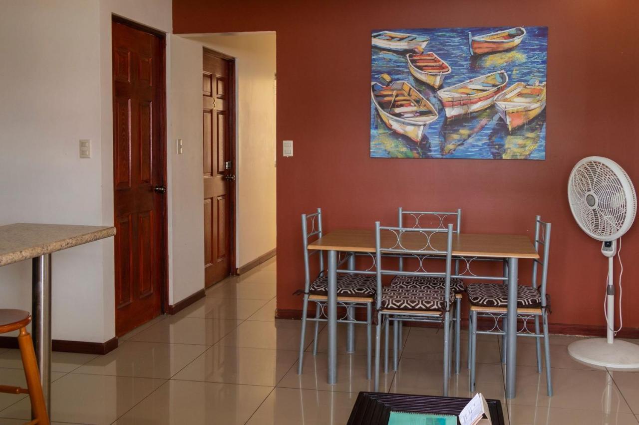 Aptos Casa Caribe, Habitaciones Privadas En Aptos Compartidos & Aptos Completos Con Auto Entrada ปูแอร์โตลีมอน ภายนอก รูปภาพ