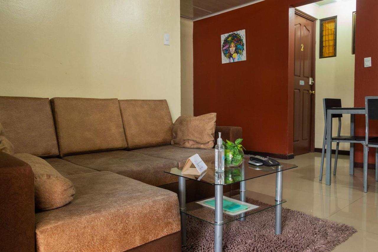 Aptos Casa Caribe, Habitaciones Privadas En Aptos Compartidos & Aptos Completos Con Auto Entrada ปูแอร์โตลีมอน ภายนอก รูปภาพ